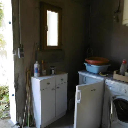 Maison De Charme Au Bourg De Avec Jardin Pour 4 Pers - Fr-1-823-9