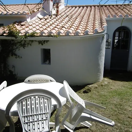 Maison De Charme Au Bourg De Avec Jardin Pour 4 Pers - Fr-1-823-9 度假居