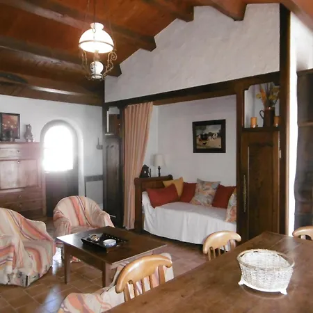 Maison De Charme Au Bourg De Avec Jardin Pour 4 Pers - Fr-1-823-9 *